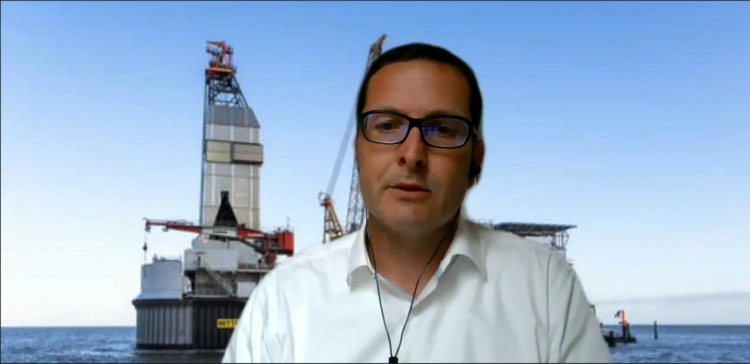 Mario Mehren moderiert die AK-Sitzung Russland