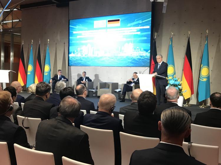 Präsident Tokajew eröffnet den Berliner Eurasischen Klub