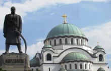 Alle Länder Südosteuropas haben hart mit den wirtschaftlichen Folgen des Corona-Virus  zu kämpfen. Denkmal und Kathedrale in Belgrad. Foto: A. Metz