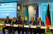 v.l.n.r. Botschafter Kasachstans in Belgien Margulan Baimukhan, Joaquim Nunes de Almeida, Director, DG GROW, Roman Vassilenko, stv. Außenminister Kasachstans, Nurlan Onzhanov, Botschafter Kasachstans in Deutschland, Michael Harms, Ost-Ausschuss-Geschäftsführer, Foto: E. Kinsbruner