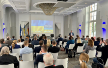 Rund 80 Interessierte kamen zur Ukraine-Konferenz ins Haus der Rheinhessischen Wirtschaft in Mainz. Foto: Andreas Metz