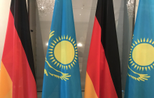 Flaggen Kasachstan-Deutschland