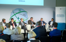 Der russische Vize-Agrarminister Levin (3.v.li.) diskutierte über Agrarexporte als Wachstumstreiber. Foto: P. Himsel