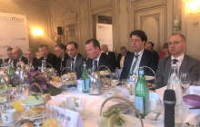 Der OAOEV-Vorsitzende Hermes (3.v.li.) beim Unternehmerfrühstück mit Außenminister Maas. Foto: OAOEV