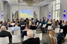 Rund 80 Interessierte kamen zur Ukraine-Konferenz ins Haus der Rheinhessischen Wirtschaft in Mainz. Foto: Andreas Metz